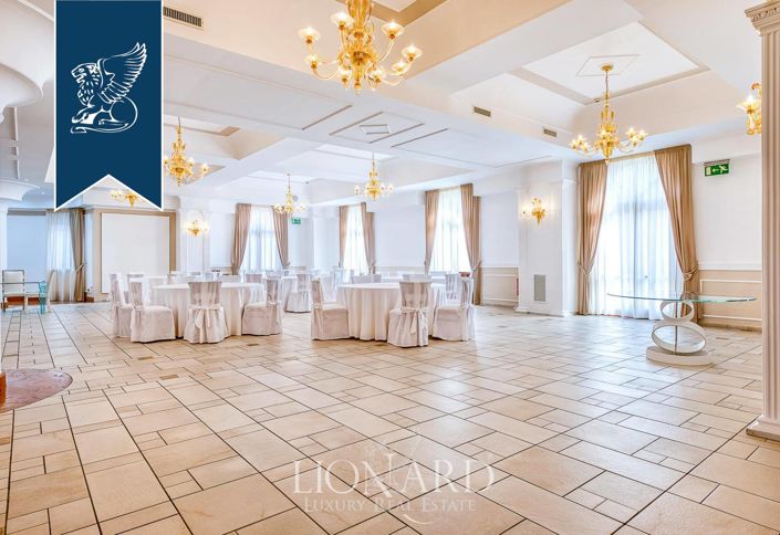 Image No.15-25 Bed Property for sale