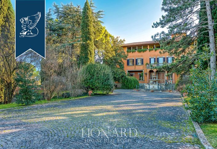 Image No.11-14 Bed Villa for sale