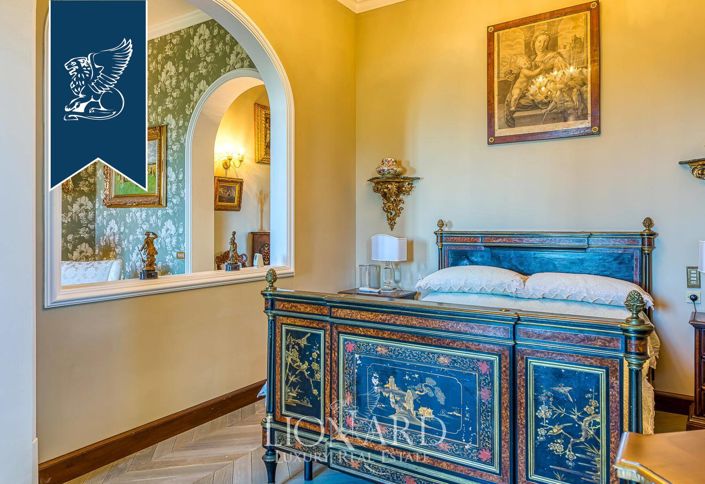 Image No.48-14 Bed Villa for sale