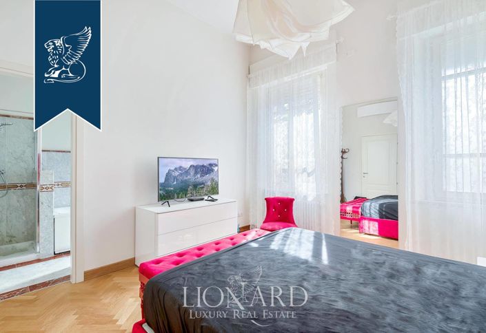 Image No.11-12 Bed Villa for sale