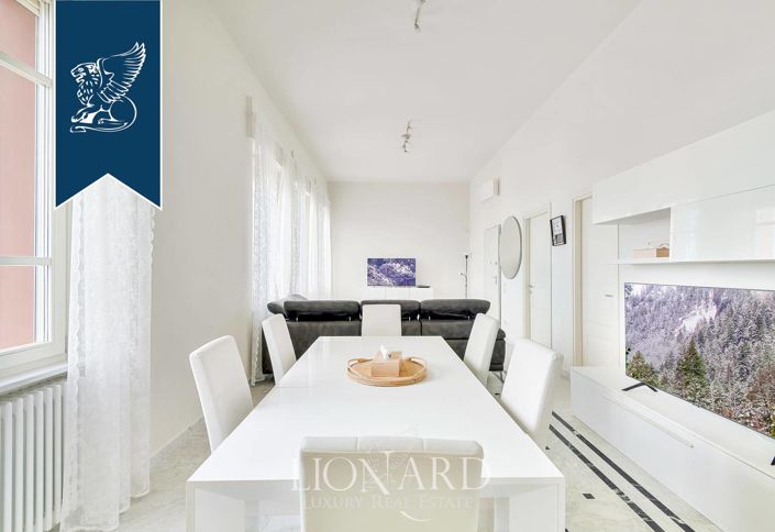 Image No.5-12 Bed Villa for sale