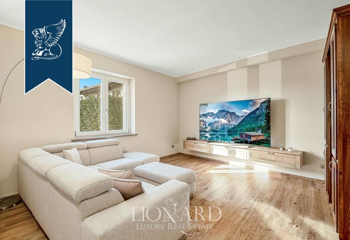 Image No.10-5 Bed Villa for sale