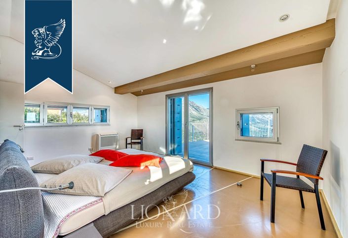 Image No.15-15 Bed Villa for sale