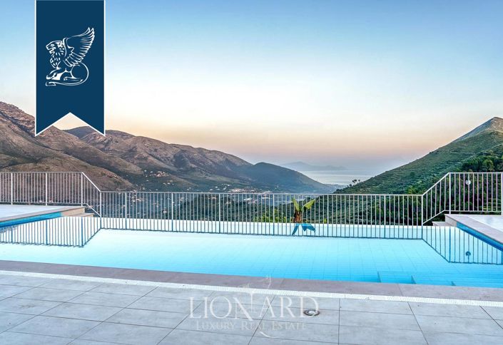 Image No.7-15 Bed Villa for sale