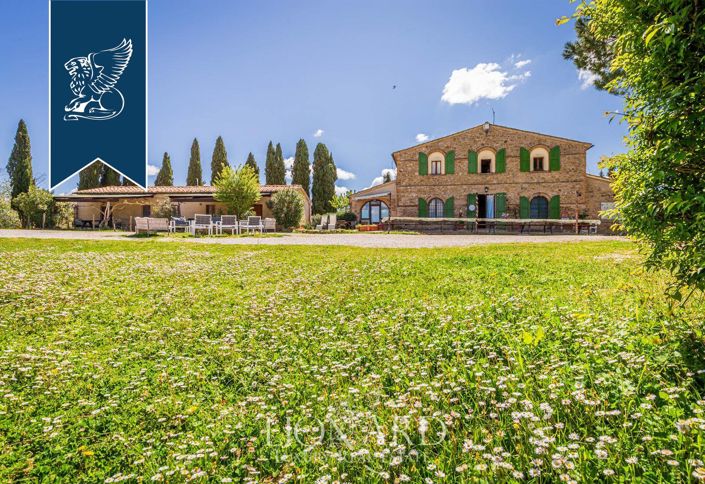 Image No.11-9 Bed Farmhouse for sale