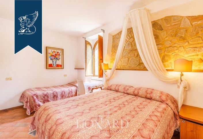 Image No.14-9 Bed Farmhouse for sale