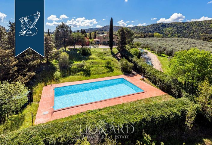 Image No.2-9 Bed Farmhouse for sale