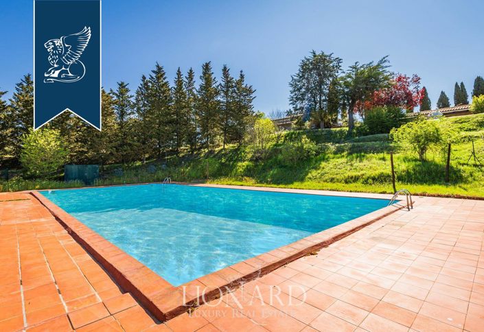 Image No.6-9 Bed Farmhouse for sale