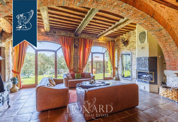 Image No.10-7 Bed Villa for sale