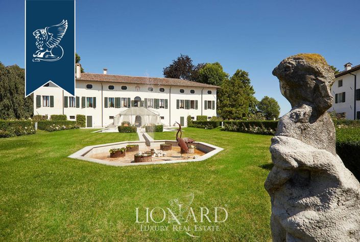 Image No.17-17 Bed Villa for sale