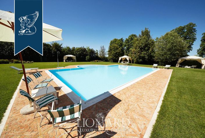 Image No.22-17 Bed Villa for sale