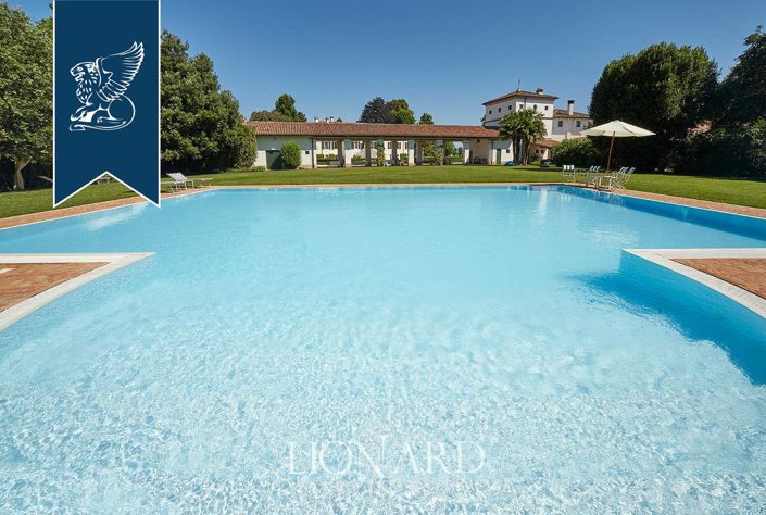 Image No.23-17 Bed Villa for sale