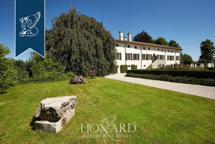 Image No.28-17 Bed Villa for sale