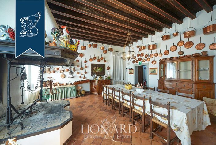 Image No.44-17 Bed Villa for sale