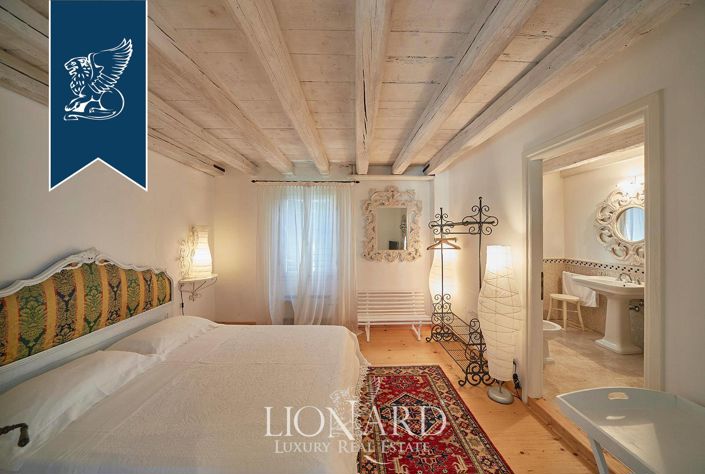 Image No.52-17 Bed Villa for sale