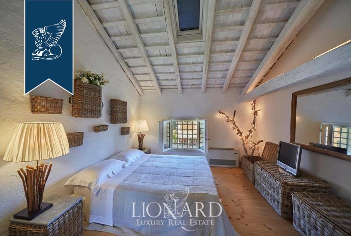 Image No.54-17 Bed Villa for sale