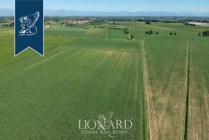 Image No.58-17 Bed Villa for sale