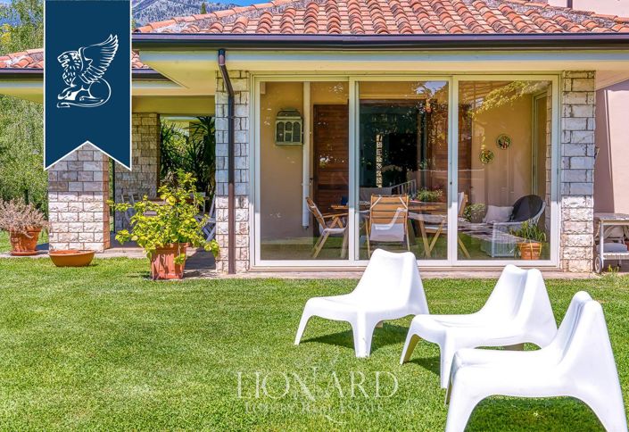 Image No.13-8 Bed Farmhouse for sale