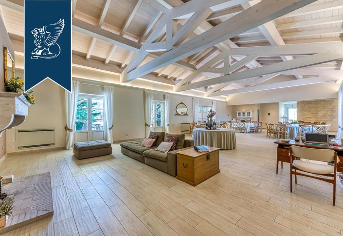 Image No.20-8 Bed Farmhouse for sale