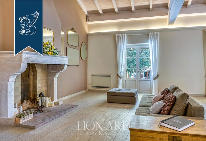 Image No.21-8 Bed Farmhouse for sale