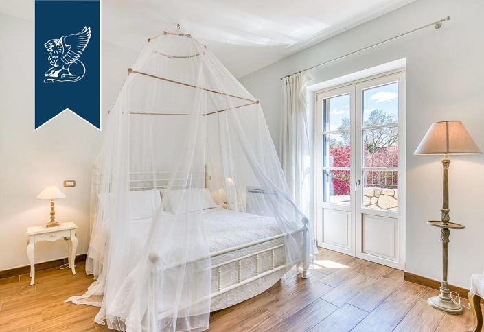 Image No.29-8 Bed Farmhouse for sale