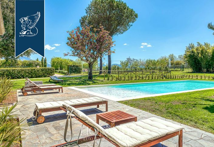 Image No.4-8 Bed Farmhouse for sale