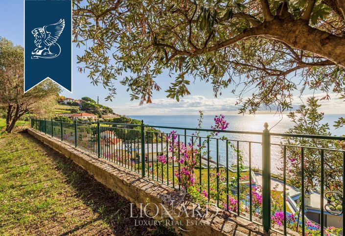 Image No.12-5 Bed Villa for sale