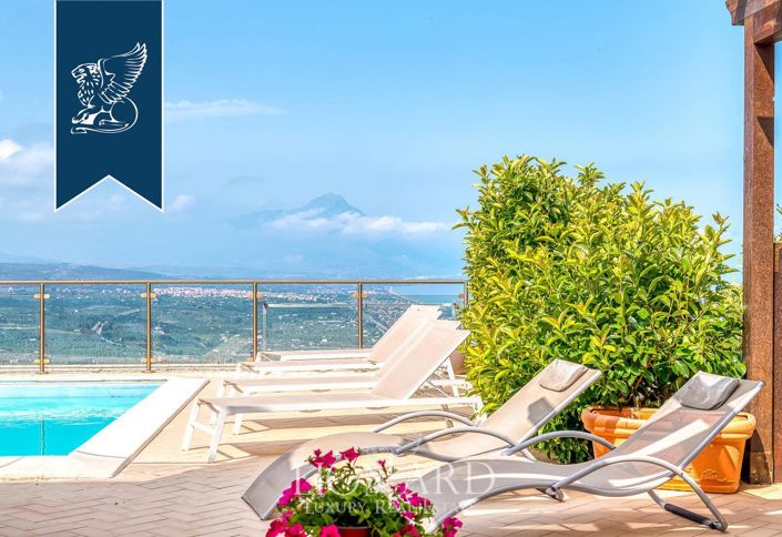 Image No.15-5 Bed Villa for sale