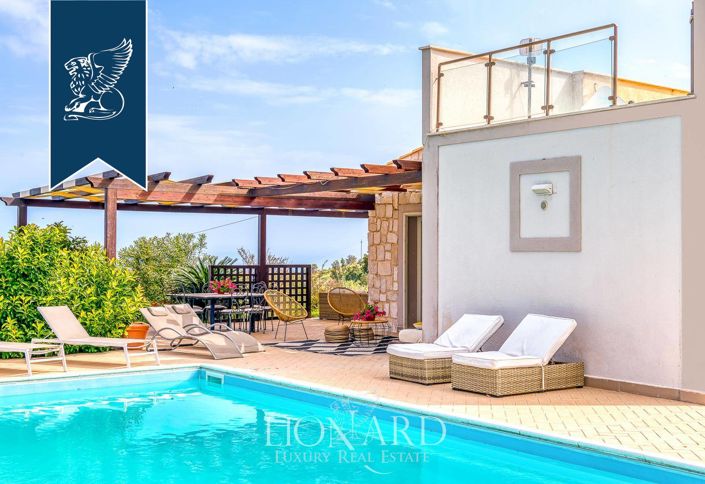 Image No.19-5 Bed Villa for sale