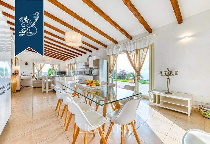 Image No.33-5 Bed Villa for sale