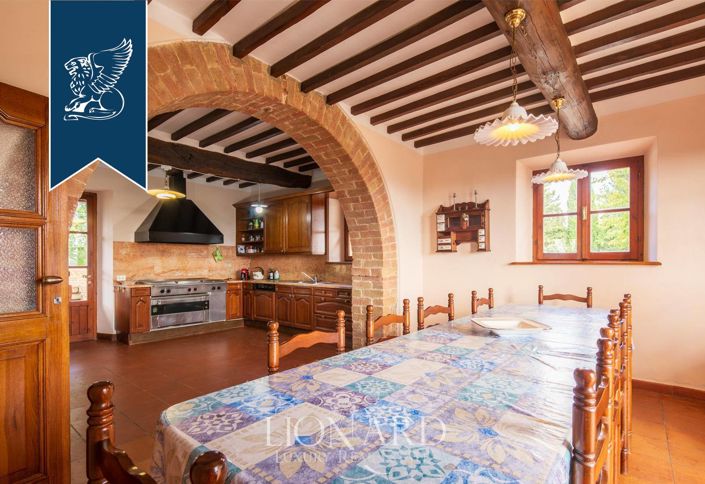 Image No.19-10 Bed Villa for sale