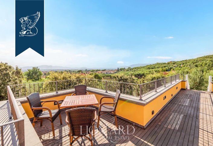 Image No.10-10 Bed Farmhouse for sale