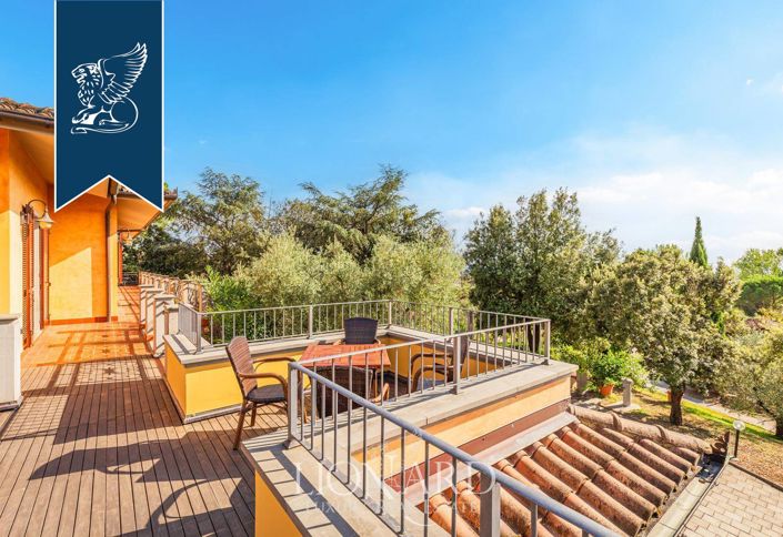 Image No.12-10 Bed Farmhouse for sale