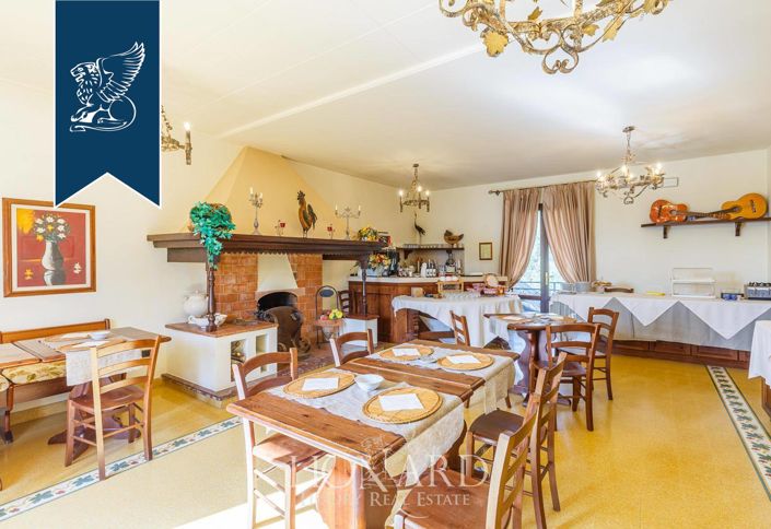 Image No.17-10 Bed Farmhouse for sale