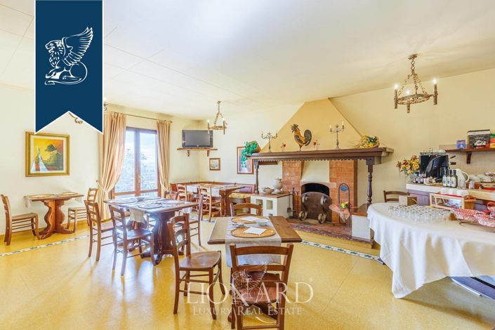 Image No.18-10 Bed Farmhouse for sale