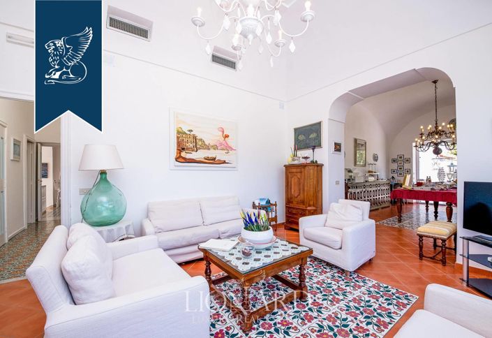 Image No.11-5 Bed Villa for sale