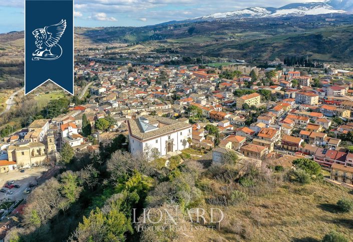 Image No.3-10 Bed Property for sale