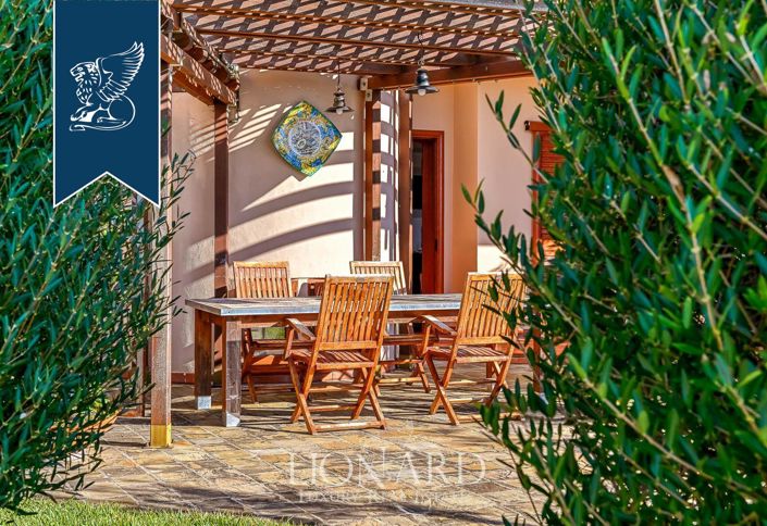 Image No.5-5 Bed Villa for sale