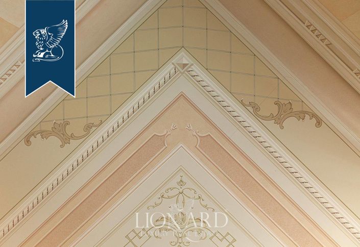 Image No.30-9 Bed Villa for sale