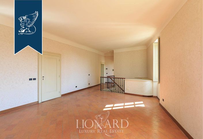 Image No.42-9 Bed Villa for sale