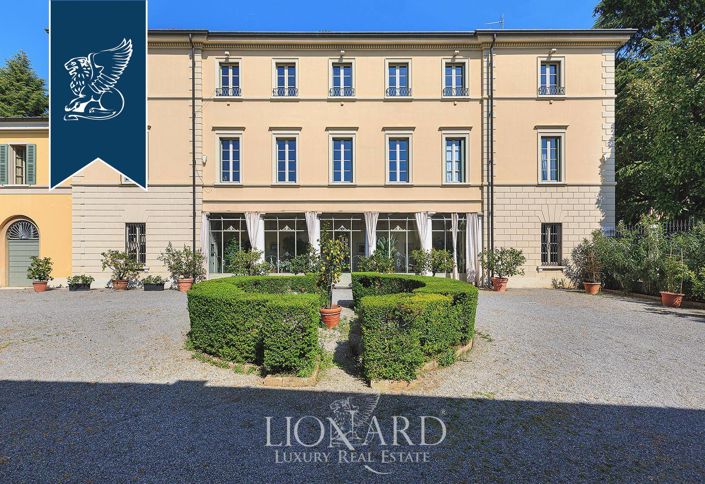 Image No.5-9 Bed Villa for sale