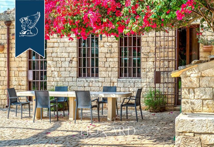 Image No.17-10 Bed Villa for sale