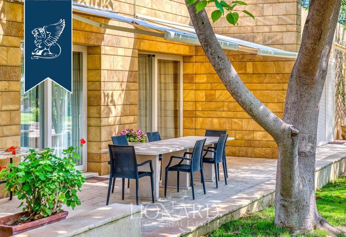 Image No.22-10 Bed Villa for sale