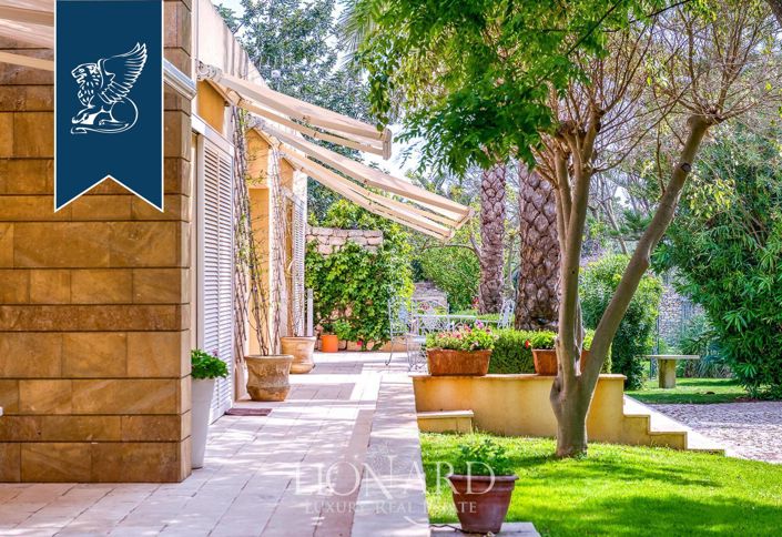 Image No.24-10 Bed Villa for sale