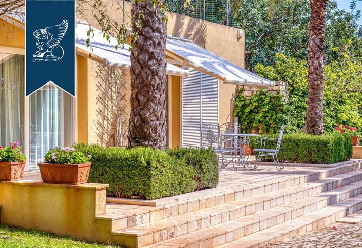 Image No.28-10 Bed Villa for sale