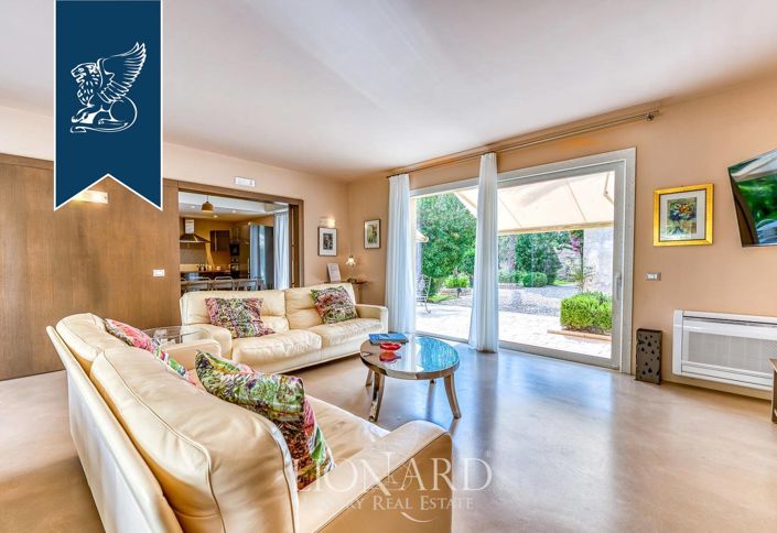 Image No.40-10 Bed Villa for sale