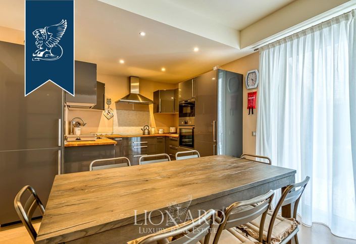 Image No.42-10 Bed Villa for sale