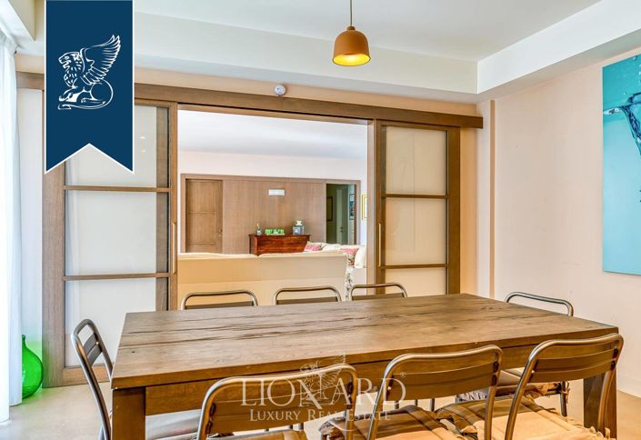 Image No.43-10 Bed Villa for sale