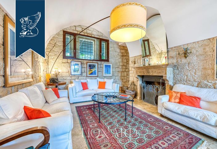 Image No.55-10 Bed Villa for sale