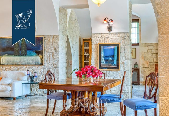 Image No.56-10 Bed Villa for sale